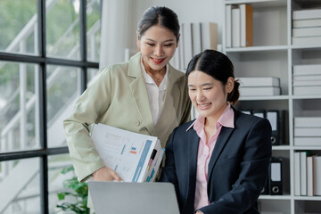 Explaining the report at the meeting, Collaborate to solve problems in the meeting room, Discuss startup business with the team at the office, Work together as a team,