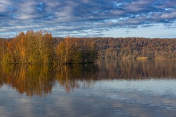 Journée d'automne sur ce lac 