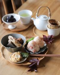 おでんとおにぎりの和食プレート