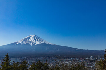 新倉山浅間公園から見る富士山