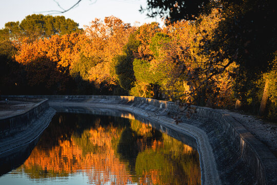 the Marseille canal between Ventabren and Roquefavour in the autumn light