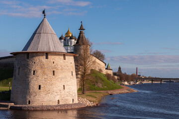 Pskov landscape photo with the Kremlin on a sunny day - obrazy, fototapety, plakaty