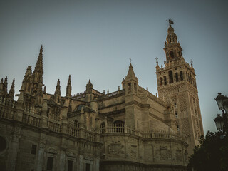 Fototapeta na wymiar Catedral de Sevilla y Giralda. Sevilla, Andalucía, España