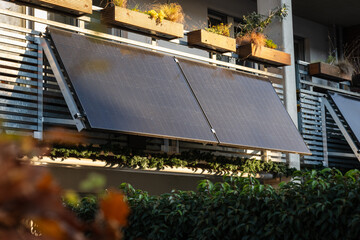 Balkonkraftwerk Solaranlage an einem Balkon in Düsseldorf, Deutschland