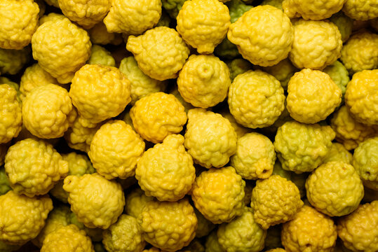 The texture of a ripe yellow kaffir lime