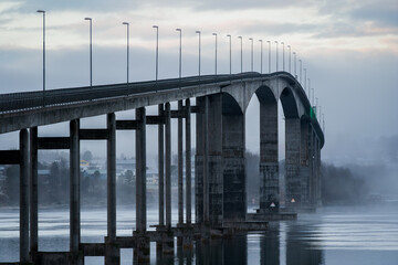 Wysoki most w Norwegii, Senja - obrazy, fototapety, plakaty