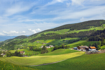 Fototapeta na wymiar landscape of a beautiful alpine village