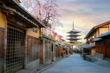 The Yasaka Pagoda in Kyoto, Japan during full bloom cherry blossom in spring