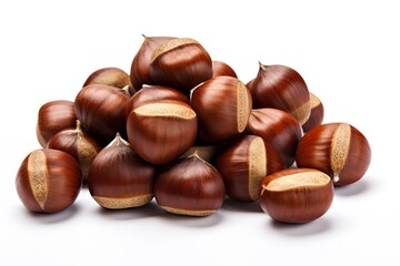 Obraz premium Chestnuts isolated on white background 