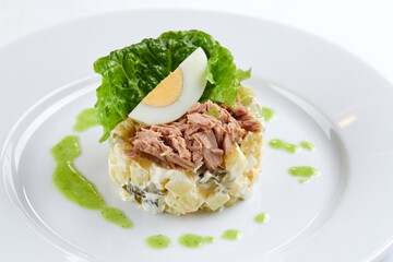 salad  with tuna and egg