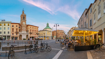 View of restaurant and buildings in Piazza Tre Martiri, Rimini, Emilia-Romagna