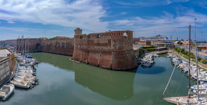 View of Vecchia Fortress and boats in harbour, Livorno, Province of Livorno, Tuscany