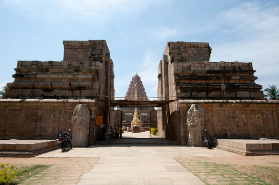 Entrance to Gangaikonda Cholapuram, built in the 11th century as the capital of the Chola dynasty in southern India, Tamil Nadu, India