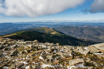 Panorama wykonana na szczycie Babiej Góry z widokiem na Małą Babią Górę.