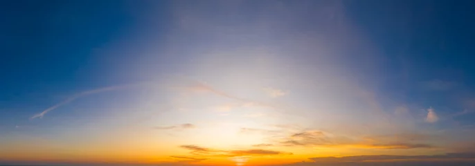 Fototapeten Horizon panorama and dramatic twilight sky and cloud sunset background. Natural sky background texture, beautiful color. © CravenA