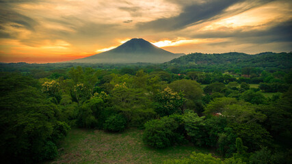 Naklejka premium Volcán de San Miguel desde el Havillal