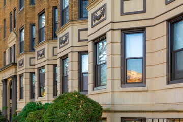 Obraz premium Old residential building facade in Commonwealth Avenue, Boston, MA, USA 