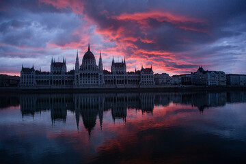 Fototapeta na wymiar The parliament building of Hungary at sunrise.