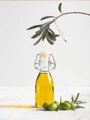 olive oil, fresh pressed, green olives for breakfast, olive oil on bread, cold pressed