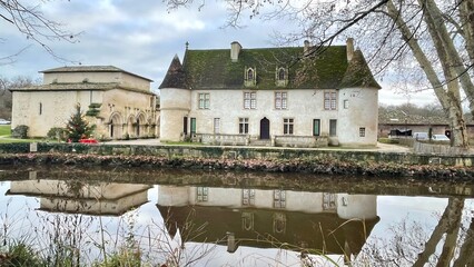 castle on the river Gradignan Cayac