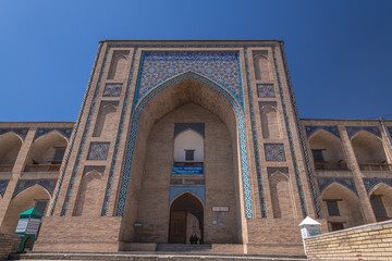 Fototapeta premium The square Chorsu, together with the Kukeldash madrasah, Tashkent
