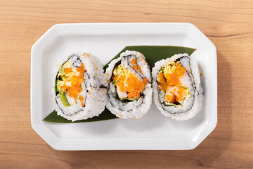 海老とアボカドの巻き寿司（サラダロール）