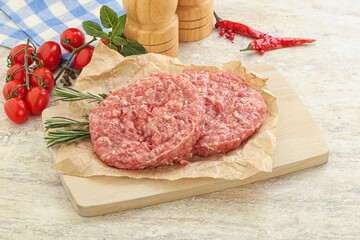 Raw pork cutlet for burger
