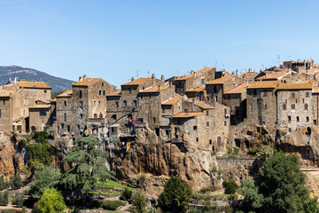 Fototapeta na wymiar Pitigliano - the picturesque medieval town founded in Etruscan time on the tuff hill in Tuscany, Italy.