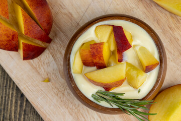 yogurt with the taste and aroma of peaches
