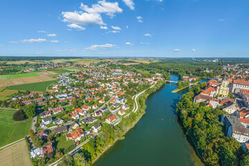 Die oberbayerische Kreisstadt Neuburg an der Donau im Luftbild, Stadtteile nördlich der Donau