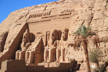 Vue large du site du Temple d'Abou Simbel