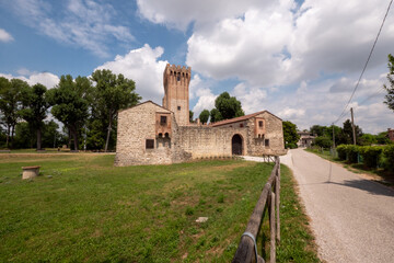 Fototapeta na wymiar The Castle of San Martino della Vaneza near Padua