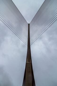 Symmetrical view of a towering suspension bridge