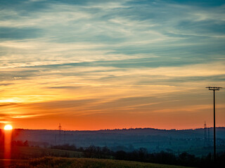 Strommasten am Waldrand