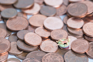 bathing in money, swimming, motto wealth, miniature figures scene