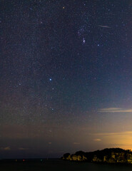 Fototapeta na wymiar 松島の空のふたご座流星群