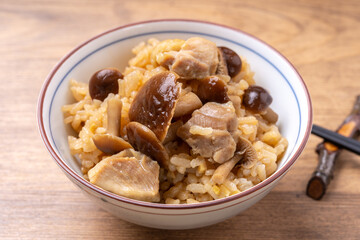 鶏ときのこの炊き込みご飯