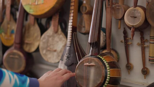 Traditional musical instruments in Uzbekistan