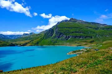 Lago al Colle del Moncenisio, 2083 mslm, valico tra Italia e Francia