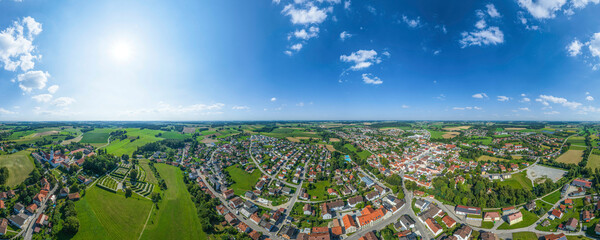 Neumarkt-Sankt Veit im oberbayerischen Landkreis Mühldorf von oben, 360 Grad Rundblick über die...