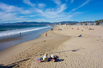 Fototapeta na wymiar Warm winter day at Venice Beach in Los Angeles, California