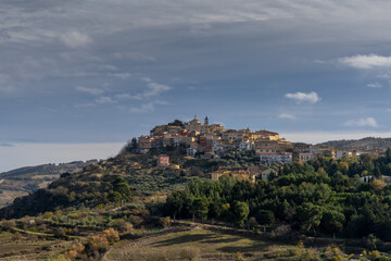 Fototapeta na wymiar view of the town of Tolve in Basilicata