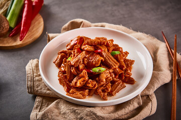 Spicy and delicious seasoned tripe plate production cut