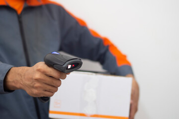 The work of parcel delivery personnel