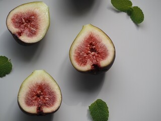 フルーツ　カットしたイチジク