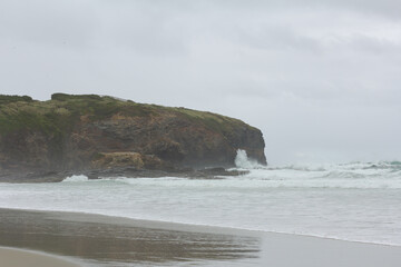 Fototapeta na wymiar beach and cliffs 
