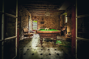 The amazing abandoned billiard farm house.