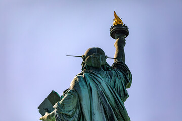 Spectacular statue of liberty of the Big Apple seen from behind, this monument is known as the lady of New York around the world. © Domingo Sáez