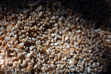 Foodstuffs, cereals, loose cereals, crushed wheat, barley.