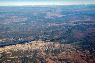 Vue a&eacute;rienne sur le sud de la France et les montagnes des Alpes